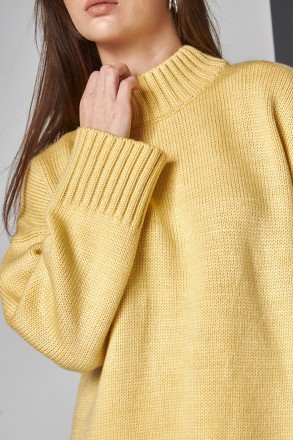 Жіночий светр Stimma Сінгел. Це стильний светр з розрізами по низу із круглою го. . фото 4