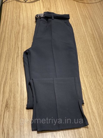 
Жіночі прямі брюки Calvin Luo
Заміри:
ОБ 51 см
Талія 37
Довжина 105 см
Довжина . . фото 5