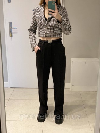 
Жіночі прямі брюки Calvin Luo
Заміри:
ОБ 51 см
Талія 37
Довжина 105 см
Довжина . . фото 3