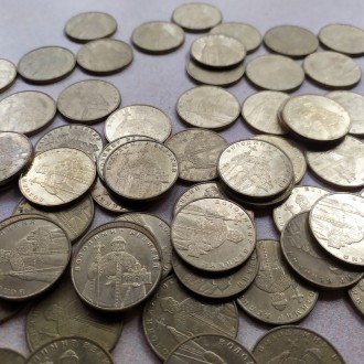 В коллекцию !!!
Монеты Украины. 6 монет 1 гривна 2001, 2002, 2003, 2004, 2005, . . фото 3