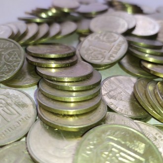 В коллекцию !!!
Монеты Украины. 6 монет 1 гривна 2001, 2002, 2003, 2004, 2005, . . фото 2