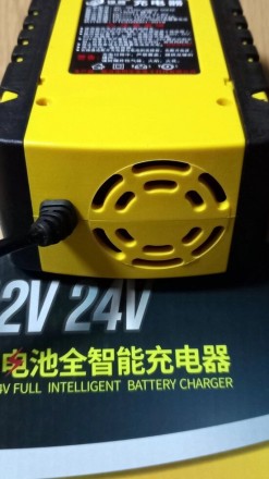 Зарядное устройство универсальное для любых аккумуляторов JC-0804B 12В (8А)/24В . . фото 5