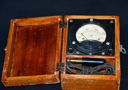 Амперметр
В оригинальной деревянной коробке.
Середина прошлого века
Размер 16. . фото 4