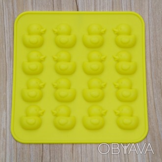 Форма силиконовая для конфет Утки 6951 17.6 см желтая
