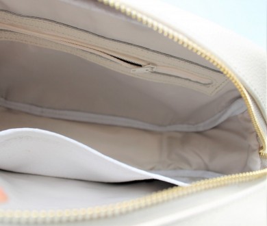 
 
 Кожаная женская сумочка бежевого цвета.
Материал: натуральная кожа;
Размер: . . фото 6