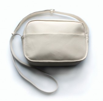 
 
 Кожаная женская сумочка бежевого цвета.
Материал: натуральная кожа;
Размер: . . фото 7