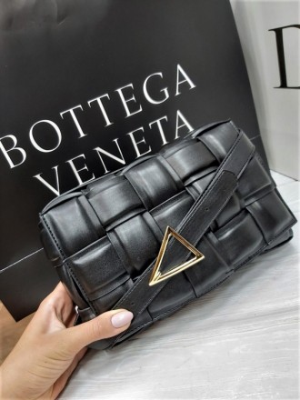 
 
 Сумка-клатч под известный бренд Bottega Veneta изготовлена из качественной э. . фото 2