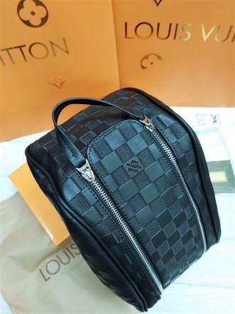 
 
 Стильный мужской несессер Louis Vuitton черный.
Такой несессер станет отличн. . фото 2
