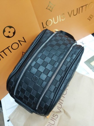 
 
 Стильный мужской несессер Louis Vuitton черный.
Такой несессер станет отличн. . фото 8