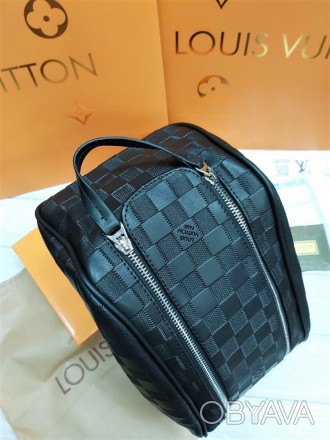 
 
 Стильный мужской несессер Louis Vuitton черный.
Такой несессер станет отличн. . фото 1