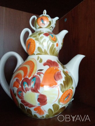 Красивый набор фарфоровых чайников "Петушок"
Изготовлен в 70 - 80 год. . фото 1