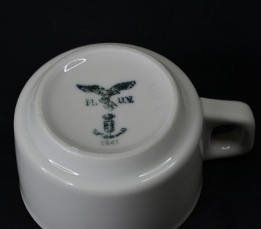 Кофейная чашка из столовой Люфтваффе 1941 год.
Без потерь.. . фото 3