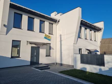 Продам 2 эт.таунхауз 135 кв.м. в с.Старые Петровцы,ул.1 Мая. Киев. фото 1