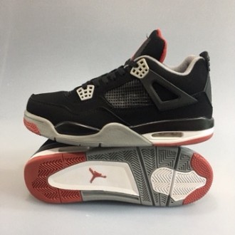 Мужские баскетбольные кроссовки Air Jordan 4: характеристики
История этой модели. . фото 3