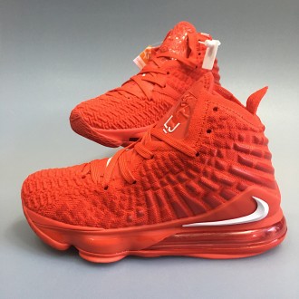 Баскетбольные кроссовки Nike LeBron 17 сочетают в себе силу и скорость ЛеБрона Д. . фото 2