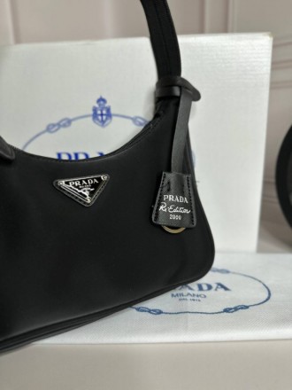 
 
 Сумка Re-Nylon Prada Re-Edition 2000 mini-bag черная
Модель: Сумка Prada Re-. . фото 4