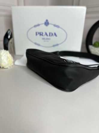 
 
 Сумка Re-Nylon Prada Re-Edition 2000 mini-bag черная
Модель: Сумка Prada Re-. . фото 6