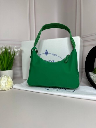 
 
 Сумка Re-Nylon Prada Re-Edition 2000 mini-bag зеленая
Модель: Сумка Prada Re. . фото 3
