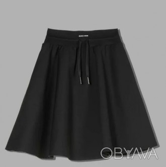 
Школьная юбка для девочки сшита из практичной смесовой ткани, содержащей 55% ви. . фото 1