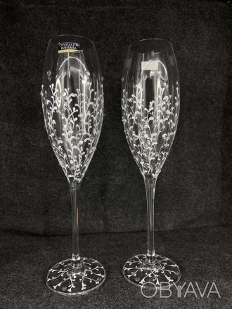 Высокие свадебные бокалы для молодоженов с ручной росписью. 
 
. . фото 1