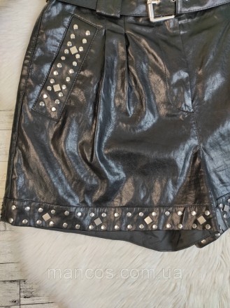 Женские кожаные шорты Twinset чёрного цвета с поясом и заклепками 
Состояние: б/. . фото 4