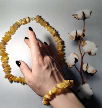 Пропонуємо Вам придбати намисто з натурального королівського бурштину.
Україна.
. . фото 6