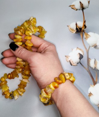 Пропонуємо Вам придбати намисто з натурального королівського бурштину.
Україна.
. . фото 2