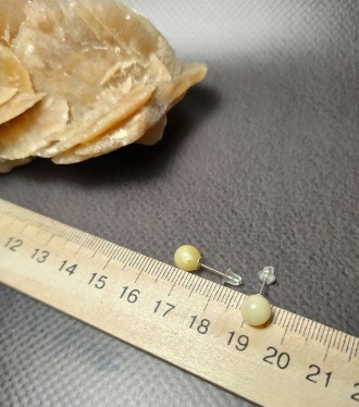 Пропонуємо Вам придбати мініатюрні сережки (пусети) з натурального бурштину. 
Ук. . фото 4