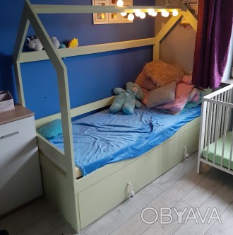 Корпусні меблі та вироби з деревини