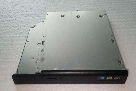 DVD-RW привод з ноутбука TAROX Modula Balance SP15-UWA DS-8A4S22C N18

Стан га. . фото 2