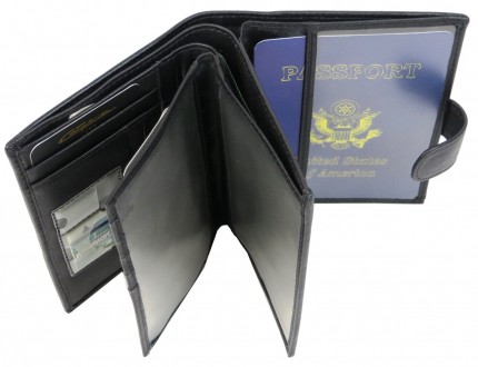 Вертикальное мужское кожаное портмоне с отделом для паспорта и визитницей Giorgi. . фото 9