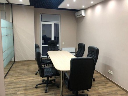 Продажа современного офиса в ЖК бизнес класса на Печерске по адресу Евгения Коно. Печерск. фото 10