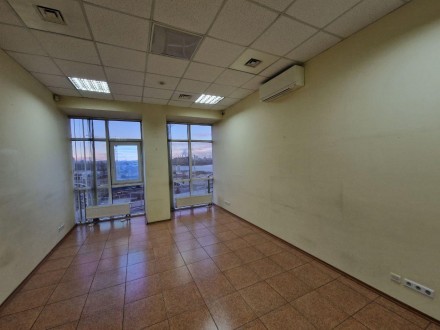 Аренда просторного офиса в центре Киева в Бизнес Центре класса " В " по адресу у. Подол. фото 7
