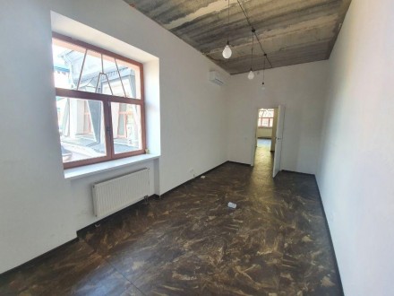 Продажа 3-х комнатной квартиры в новом кирпичном доме ы центре Киева на Воздвиже. Подол. фото 5