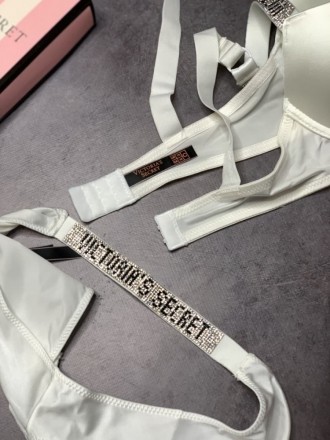 Комплект женский Victoria’s Secret Rhinestone
Трусики + топ в пакете и упаковочн. . фото 8