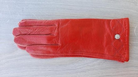 Женские демисезонные кожаные перчатки Paizong (красные)

При покупке перчаток,. . фото 5
