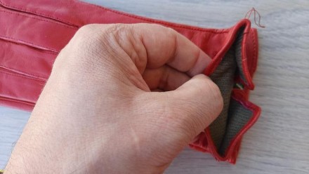Женские демисезонные кожаные перчатки Paizong (красные)

При покупке перчаток,. . фото 3
