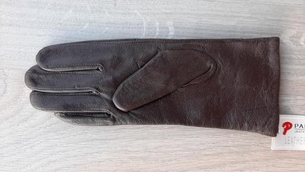 Женские демисезонные кожаные перчатки Paizong (темно-коричневые)

При покупке . . фото 3