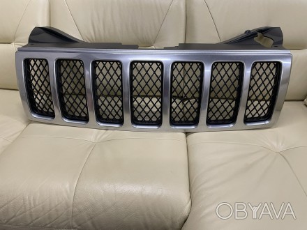 Jeep Grand Cherokee WK 2005-07 решітка радіатора решетка гриль