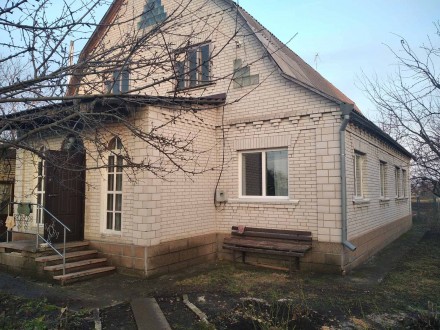 Великий цегляний будинок в смт Гребінки. Ремонт, зручності. Гребінки. фото 1 Великий цегляний будинок в смт Гребінки. Ремонт, зручності. Гребінки. фото 1