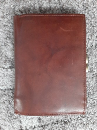Кожаный коричневый кошелек Benzer (Индия)

Хорошая кожа
Практичный
Размер 12. . фото 3