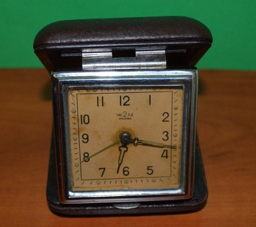 Часы-будильник дорожный  ГОСТ 3145-51, Москва 2-й час завод .СССР.1951гг. Киев. фото 1