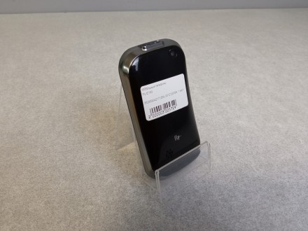 Телефон, поддержка двух SIM-карт, разрешение 320x240, камера 2 МП, слот для карт. . фото 3