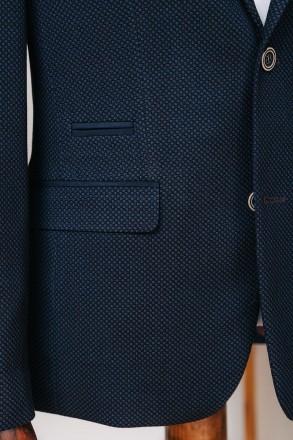 
ІНФОРМАЦІЯ ПРО ПРОДУКТ
Чоловічий темно синій класичний піджак напівприталений
П. . фото 6