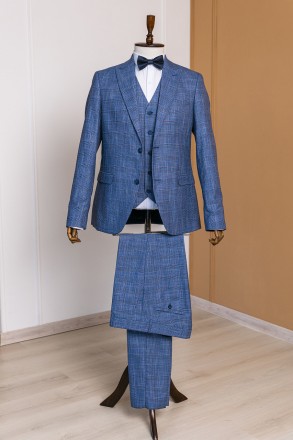 
ІНФОРМАЦІЯ ПРО ПРОДУКТ
Чоловічий синій класичний костюм піджак в клітинку брюки. . фото 3