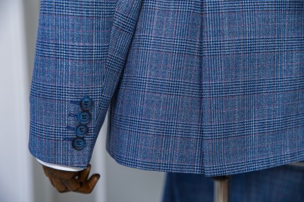 
ІНФОРМАЦІЯ ПРО ПРОДУКТ
Чоловічий синій класичний костюм піджак в клітинку брюки. . фото 10