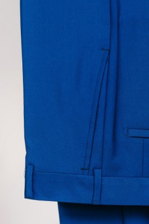 
ІНФОРМАЦІЯ ПРО ПРОДУКТ
Чоловічий синій класичний костюм піджак та штани
Піджак:. . фото 10