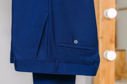 
ІНФОРМАЦІЯ ПРО ПРОДУКТ
Чоловічий синій класичний костюм піджак та штани
Піджак:. . фото 7