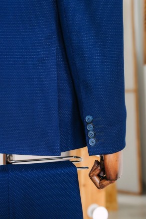 
ІНФОРМАЦІЯ ПРО ПРОДУКТ
Чоловічий синій класичний костюм піджак та штани
Піджак:. . фото 6