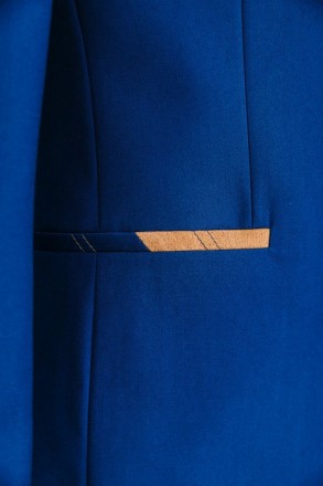 
ІНФОРМАЦІЯ ПРО ПРОДУКТ
Чоловічий синій класичний костюм піджак та штани
Піджак:. . фото 8